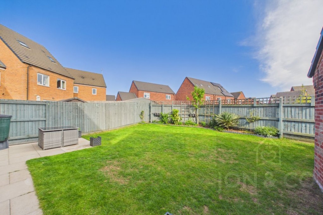 Damselfly Road | Pineham | NN4