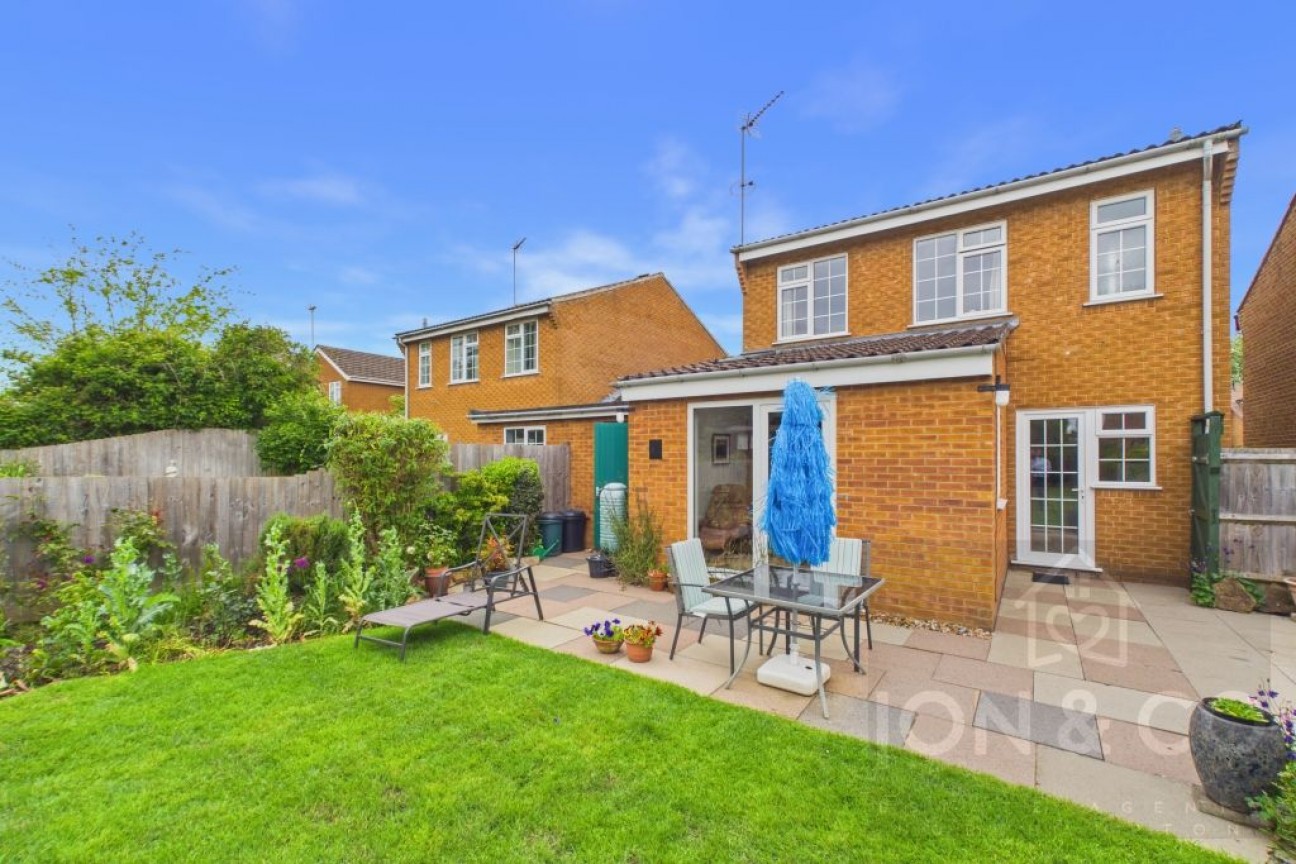 Amber Drive | Walgrave | NN6