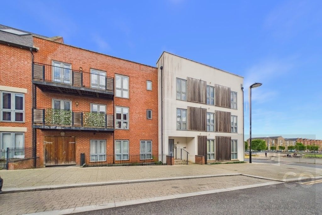 High Street | Upton | NN5