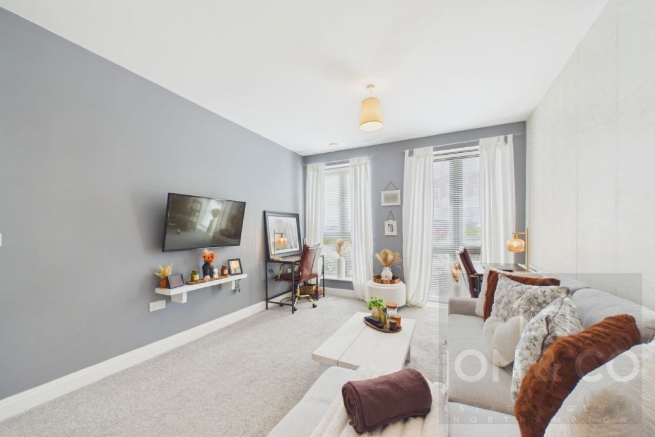 High Street | Upton | NN5