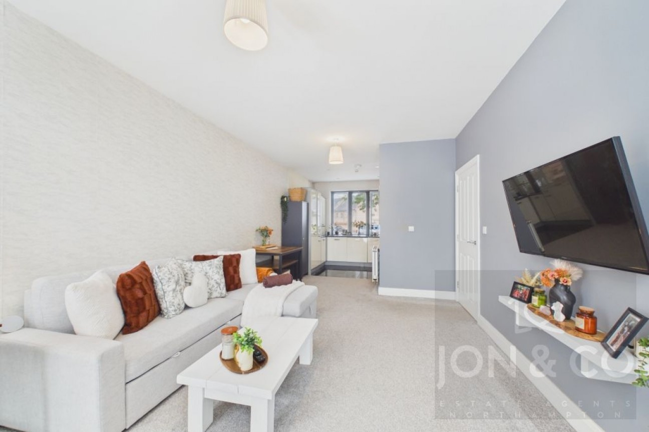 High Street | Upton | NN5