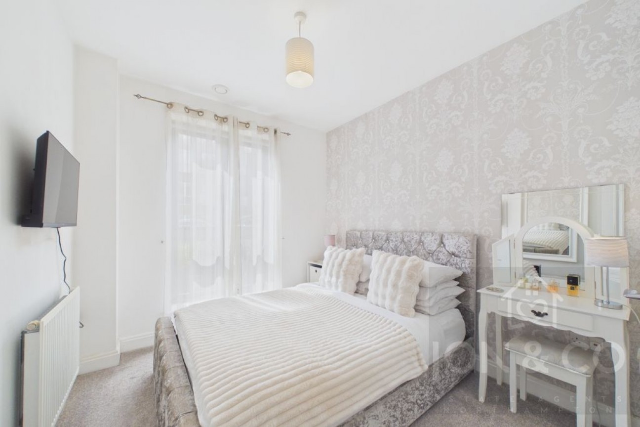 High Street | Upton | NN5