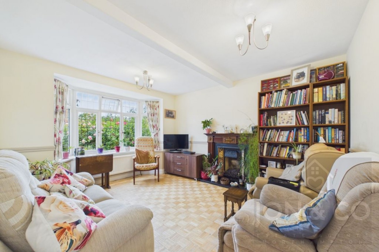 Foxgrove Avenue | Kingsthorpe | NN2