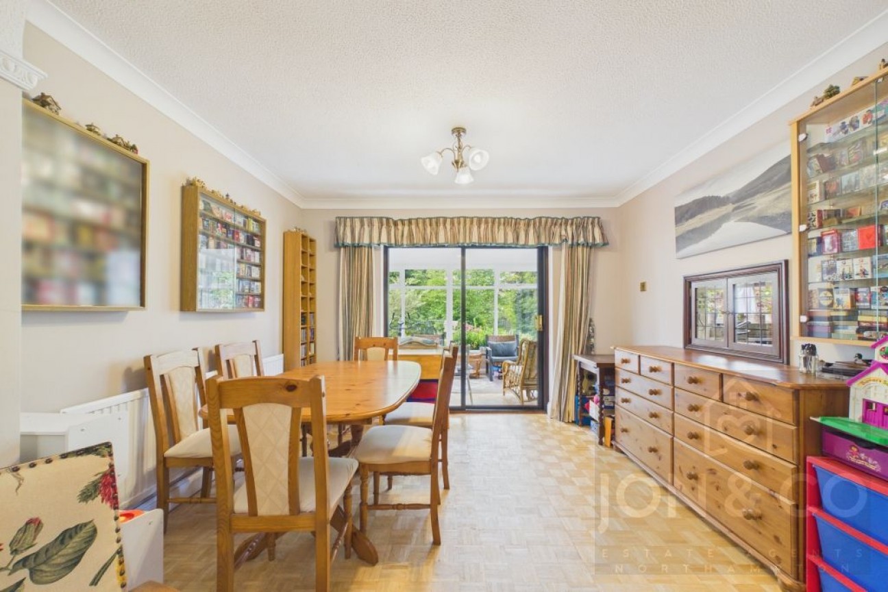 Foxgrove Avenue | Kingsthorpe | NN2