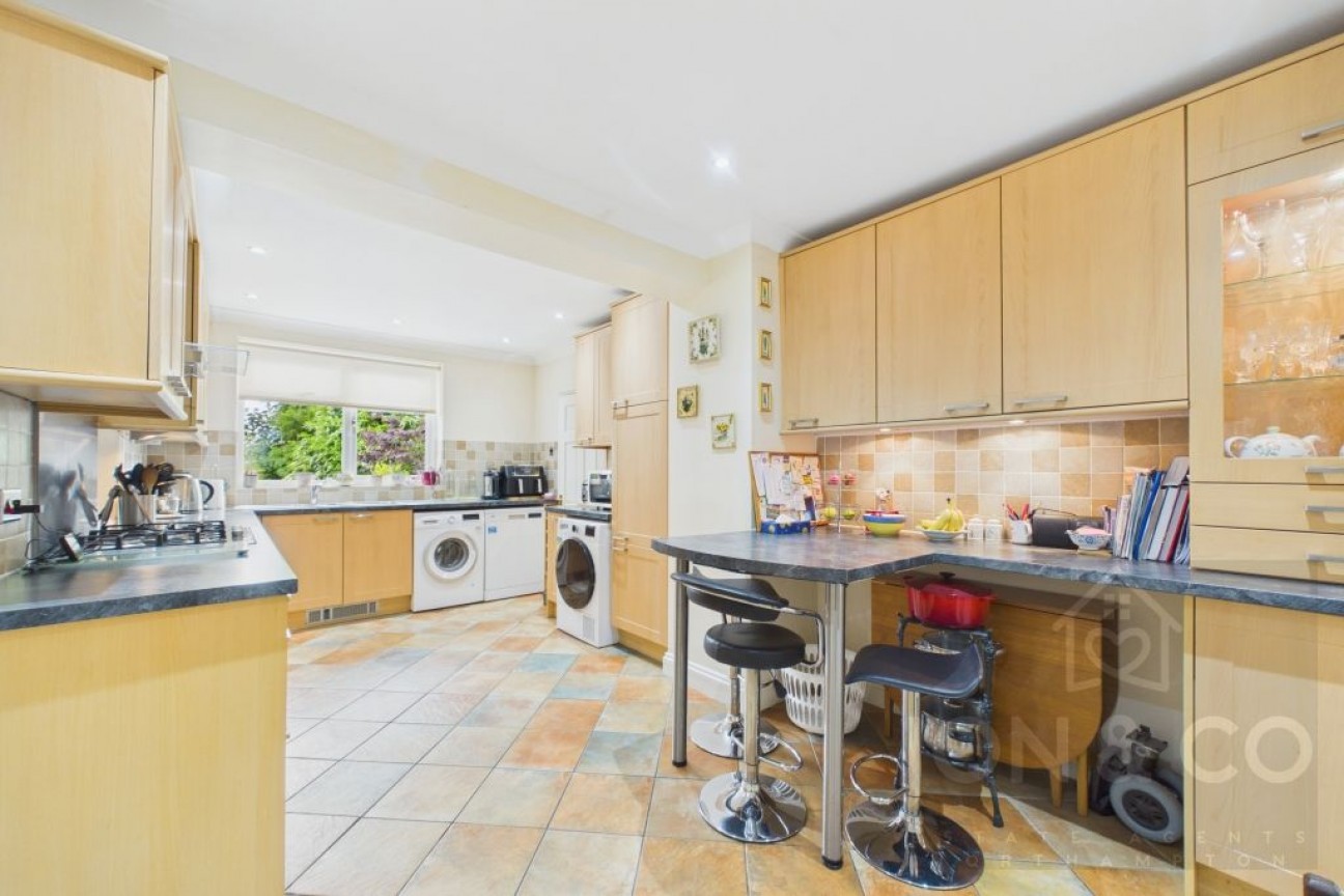 Foxgrove Avenue | Kingsthorpe | NN2