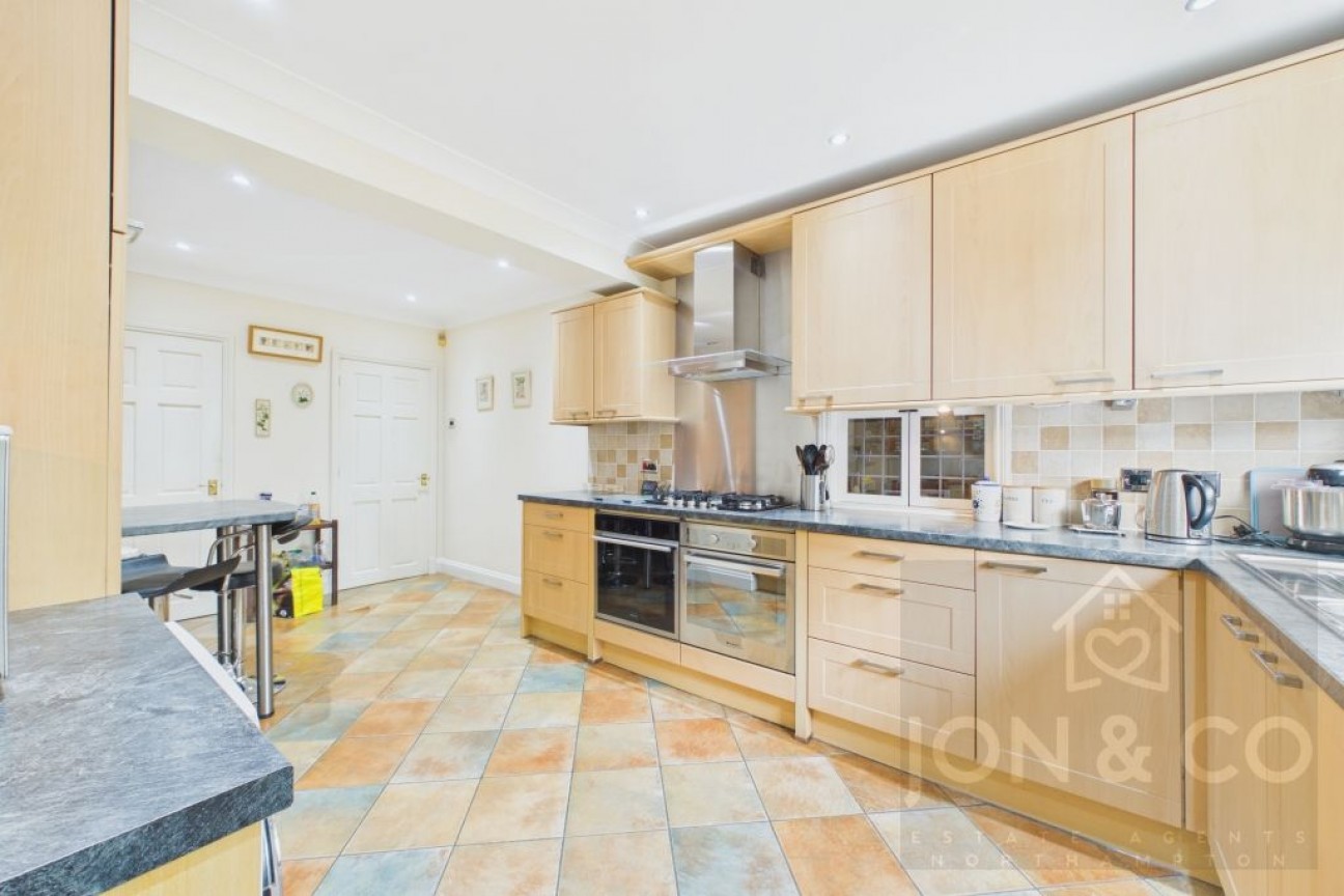 Foxgrove Avenue | Kingsthorpe | NN2