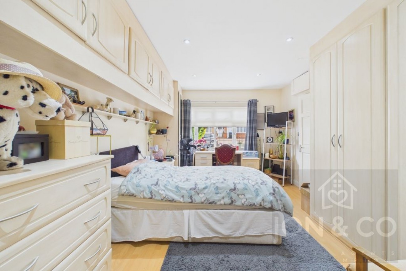 Foxgrove Avenue | Kingsthorpe | NN2