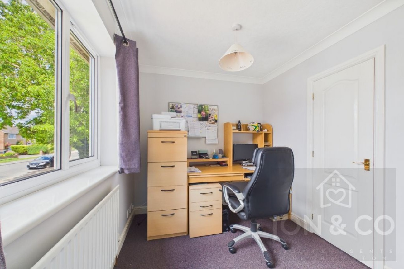 Cotswold Avenue | Duston | NN5