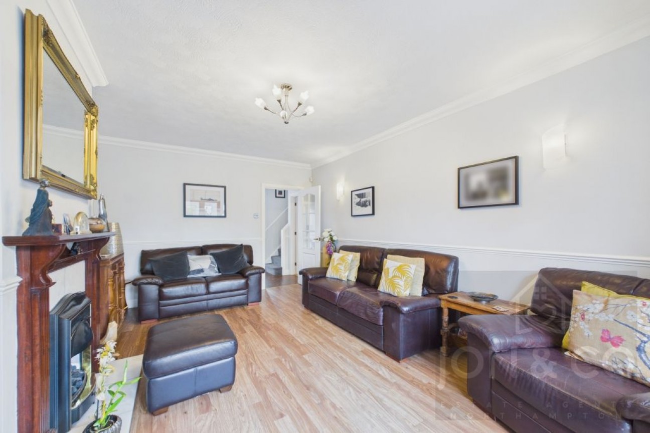 Cotswold Avenue | Duston | NN5