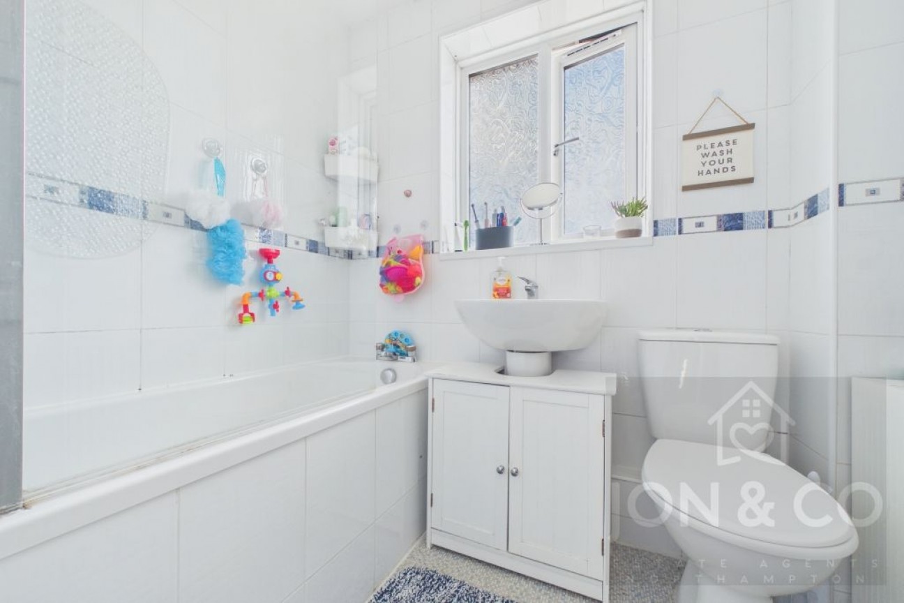 Sansom Court | Arbours | NN3