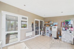 Sansom Court | Arbours | NN3