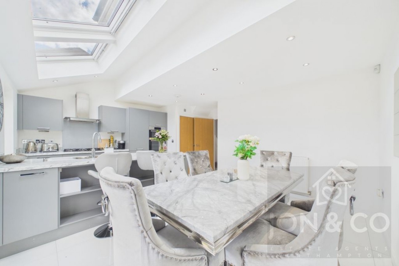 Farmyard Close | Abington Place | NN3