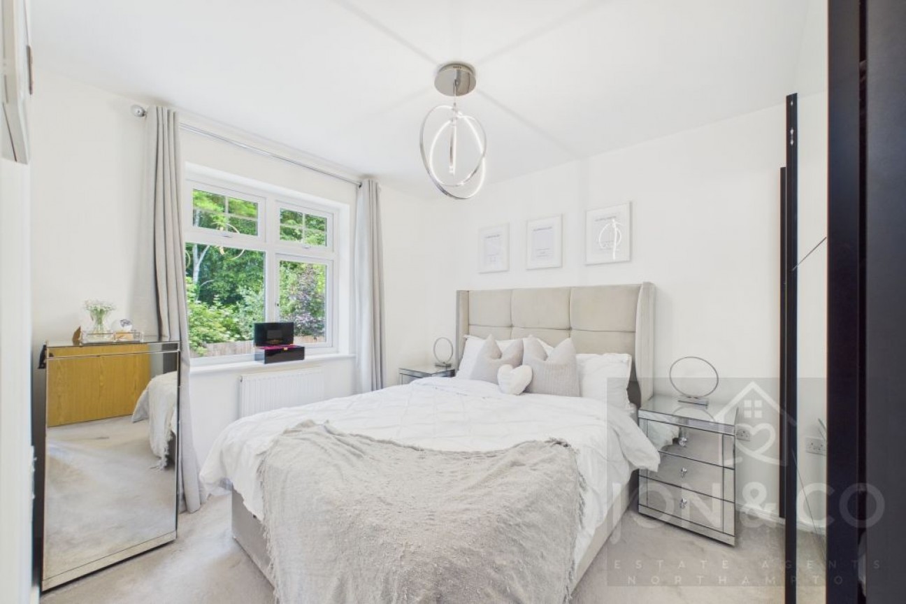 Farmyard Close | Abington Place | NN3