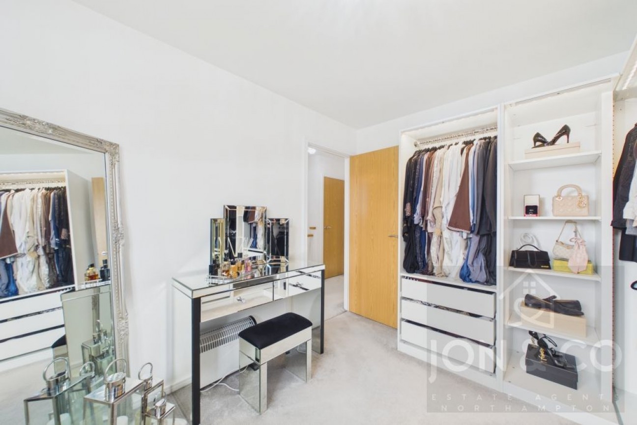 Farmyard Close | Abington Place | NN3
