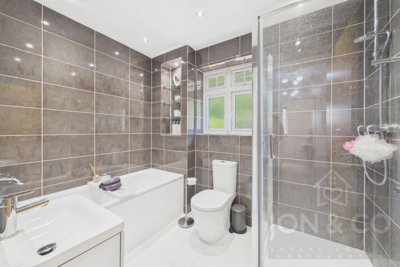 Farmyard Close | Abington Place | NN3