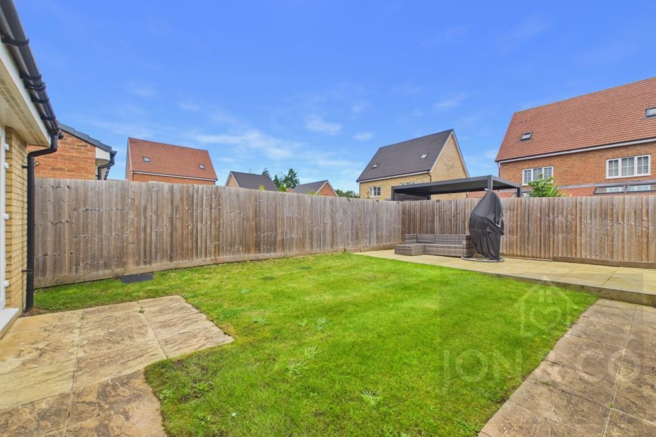 Farmyard Close | Abington Place | NN3