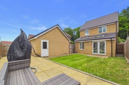 Farmyard Close | Abington Place | NN3