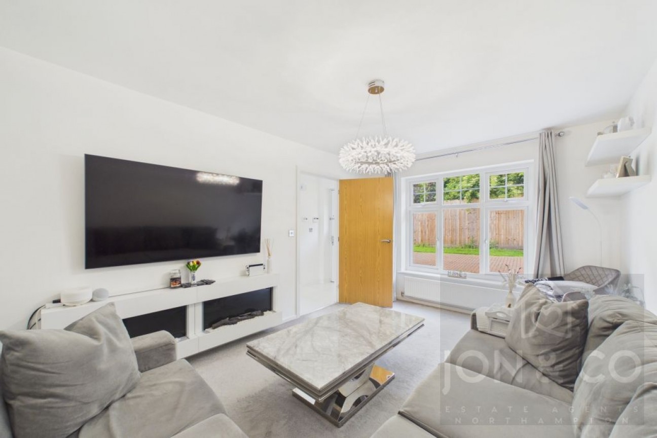 Farmyard Close | Abington Place | NN3
