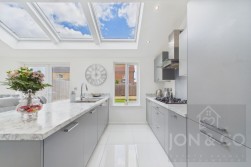 Farmyard Close | Abington Place | NN3