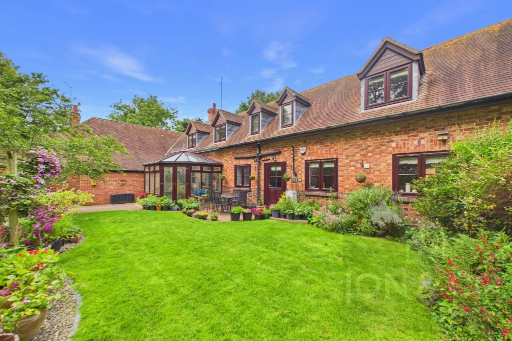 Stable Lane | Pitsford | NN6