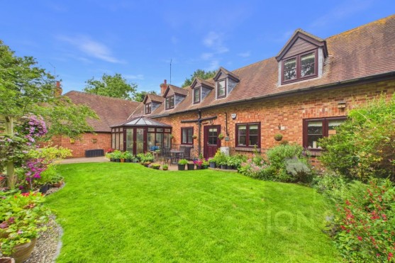 Stable Lane | Pitsford | NN6