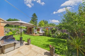 Rose Gardens | Booth Lane South | NN3