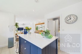 Rose Gardens | Booth Lane South | NN3