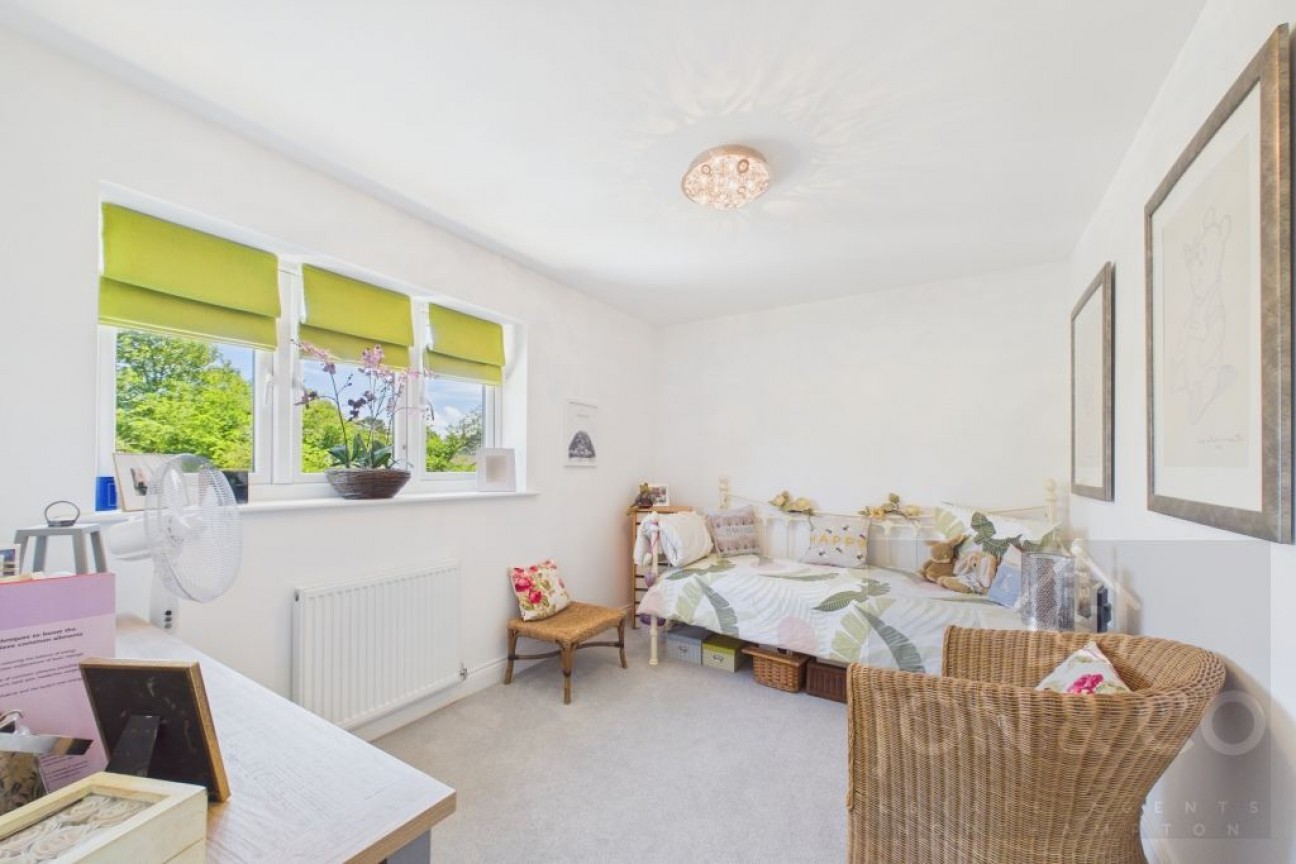 Rose Gardens | Booth Lane South | NN3