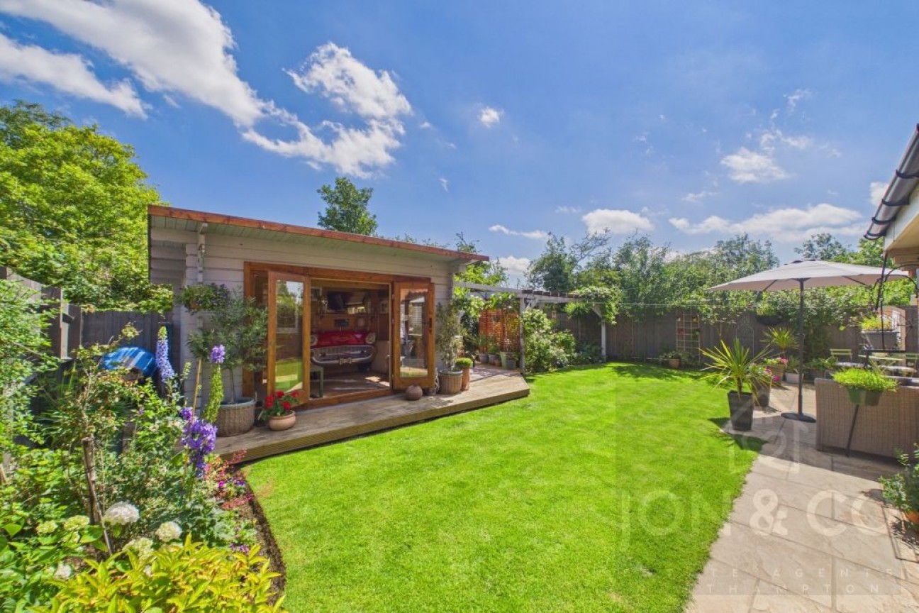 Rose Gardens | Booth Lane South | NN3