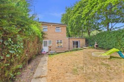 Russell Square | Moulton | NN3