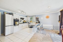 Russell Square | Moulton | NN3