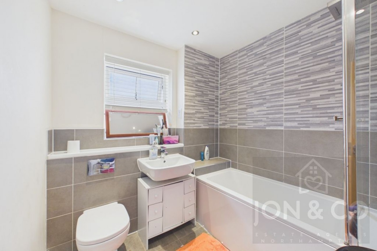 Folly Way | Buckton Fields | NN2
