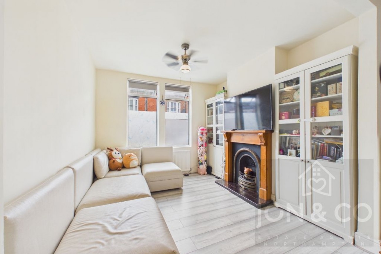 Artizan Road | Abington | NN1