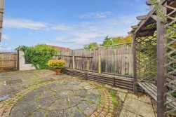 Broadmead Avenue | Northampton | NN3