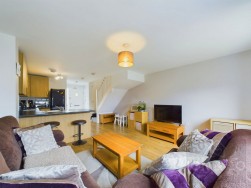 Spring Close | Moulton | NN3