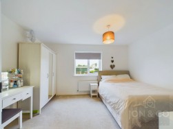 Spring Close | Moulton | NN3