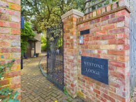 Westone Lodge, Westone, NN3