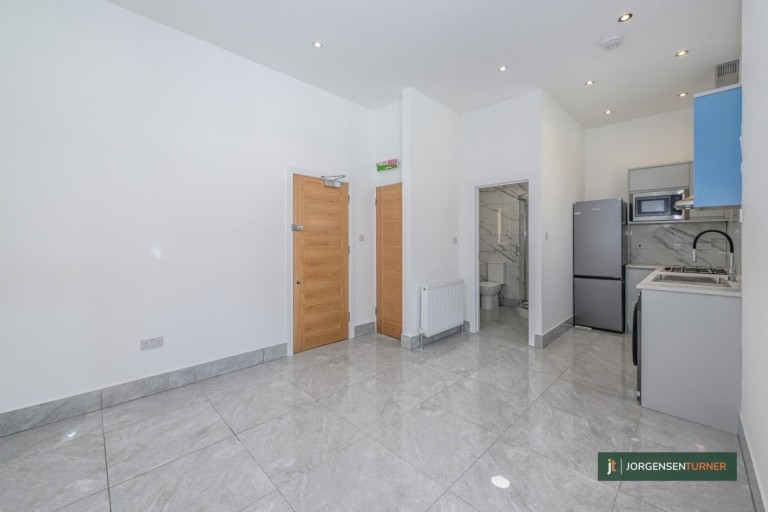 Shoot Up Hill, London