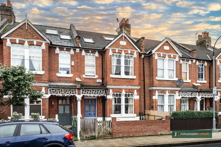 Oaklands Grove, Shepherds Bush, W12