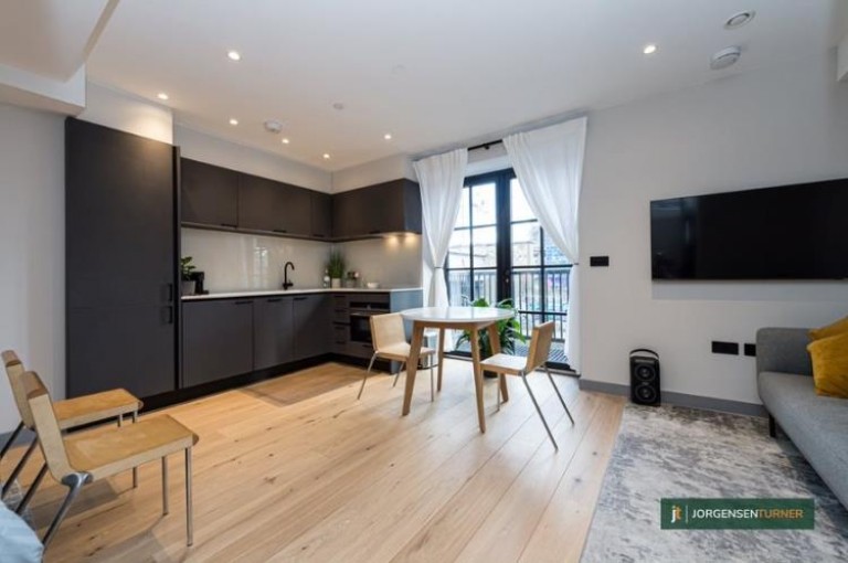 Harrow Road, Little Venice, W9