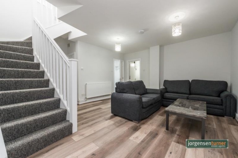 Uxbridge Road, Shepherds Bush, W12