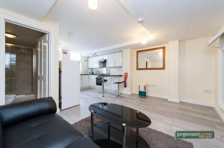 Goldhawk Road, Shepherds Bush, W12