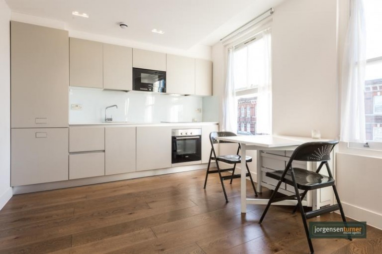 Uxbridge Road, Shepherds Bush, W12