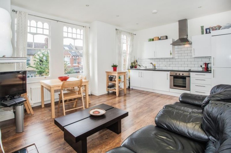 Oaklands Grove, Shepherds Bush, W12