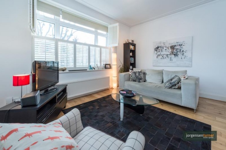 Brondesbury Villas, Queens Park