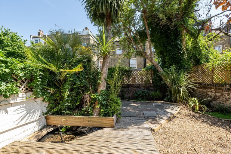 Godolphin Road, Shepherds Bush, W12