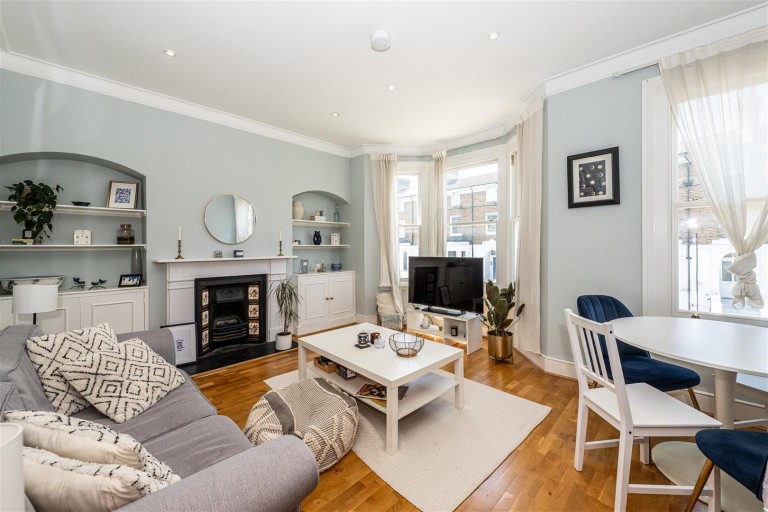 Oaklands Grove, Shepherds Bush,