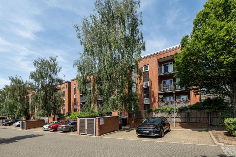 Joslings Close, Shepherds Bush, W12