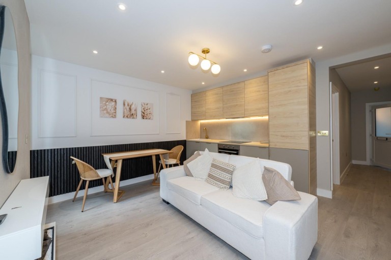 Ellingham Road, Shepherds Bush, W12