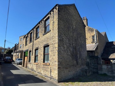 View full details for Greenhead Road, Huddersfield